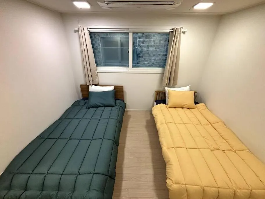 Clean 2 Supersingle Beds House Apartment Seoul 0*,  South Korea